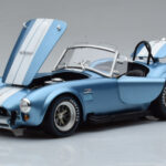 Shelby Cobra 427 S/C Azul Claro Kyosho 1:18 - image 2 of 9