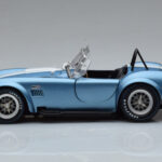 Shelby Cobra 427 S/C Azul Claro Kyosho 1:18 - image 4 of 9