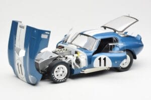 Shelby Daytona Cobra Coupe #11 S. Thompson 24 Hours of Le Mans 1965 CMR 1:18 CMR114 Metal - imagen 2 de 8