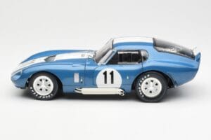 Shelby Daytona Cobra Coupe #11 S. Thompson 24 Hours of Le Mans 1965 CMR 1:18 CMR114 Metal - imagen 4 de 8