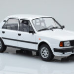 Skoda 130 L Blanco IXO 1:18 - image 4 of 6
