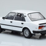Skoda 130 L Blanco IXO 1:18 - image 5 of 6