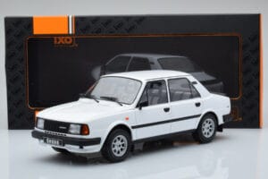 Skoda 130 L Blanco IXO 1:18 18CMC158 Metal - imagen 6 de 6