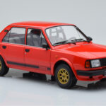 Skoda 130 LR Rojo IXO 1:18 - image 4 of 6