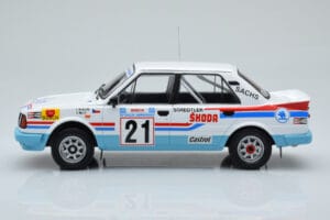 Skoda 130 LR #21 L. Krecek / B. Motl Rally Acropolis 1986 IXO 1:18 18RMC157A Metal - imagen 3 de 6