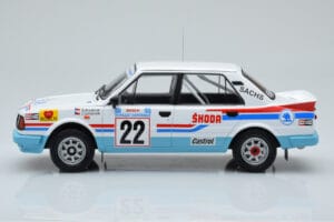 Skoda 130 LR #22 S. Kvaizar / J. Janecek Rally Acropolis 1986 IXO 1:18 18RMC157B Metal - imagen 3 de 6