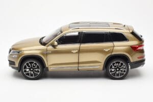 Skoda Kodiaq Dorado FAW 1:18 ZSX000001GOL Metal - imagen 4 de 8