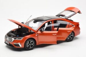 Skoda Octavia Pro Naranja FAW 1:18 ZMR000006ORA Metal - imagen 2 de 8