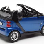 Smart Fortwo 451 Cabrio Azul & Negro Minichamps 1:18 - image 3 of 8