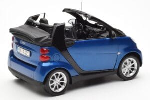 Smart Fortwo 451 Cabrio Azul & Negro Minichamps 1:18 150036330 Metal - imagen 3 de 8