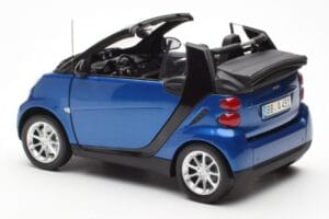 Smart Fortwo 451 Cabrio Azul & Negro Minichamps 1:18 150036330 Metal - imagen 7 de 8