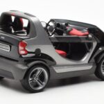 Smart Fortwo Crossblade Descapotable Plata Negro Kyosho 1:18 - image 2 of 6
