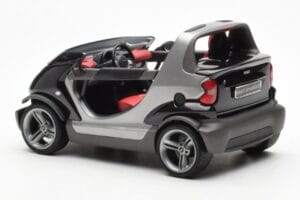 Smart Fortwo Crossblade Descapotable Plata Negro Kyosho 1:18 13440 Metal - imagen 5 de 6