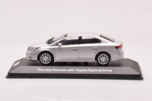 Toyota Avensis T270 Plata Minichamps 1:43
