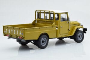 Toyota Land Cruiser 40 4x4 Pickup Oliva Kyosho 1:18 08958K Metal - imagen 4 de 8