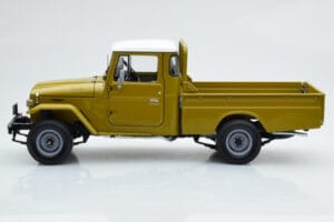 Toyota Land Cruiser 40 4x4 Pickup Oliva Kyosho 1:18 08958K Metal - imagen 5 de 8