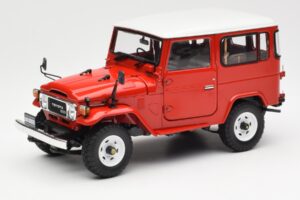 Toyota Land Cruiser FJ40 Van Rojo Kyosho 1:18 08971R