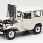 Toyota Land Cruiser FJ40 Van Blanco Kyosho 1:18 08971W - image 2 of 8