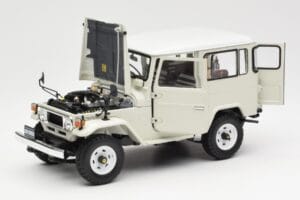 Toyota Land Cruiser FJ40 Van Blanco Kyosho 1:18 08971W Metal - imagen 2 de 8