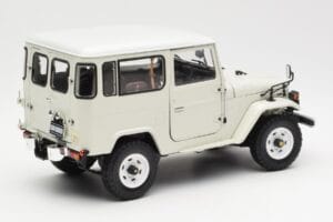 Toyota Land Cruiser FJ40 Van Blanco Kyosho 1:18 08971W Metal - imagen 3 de 8