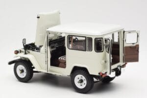 Toyota Land Cruiser FJ40 Van Blanco Kyosho 1:18 08971W Metal - imagen 5 de 8