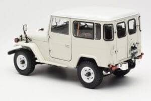 Toyota Land Cruiser FJ40 Van Blanco Kyosho 1:18 08971W Metal - imagen 7 de 8