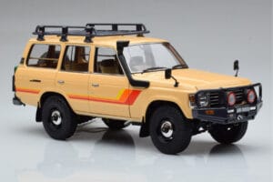 Toyota Land Cruiser 60 Beige Con Piezas Opcionales Kyosho 1:18 08956XBE Metal - imagen 5 de 12