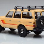 Toyota Land Cruiser 60 Beige Con Piezas Opcionales Kyosho 1:18 - image 6 of 12