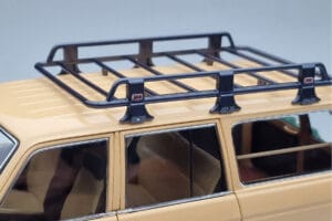 Toyota Land Cruiser 60 Beige Con Piezas Opcionales Kyosho 1:18 08956XBE Metal - imagen 8 de 12