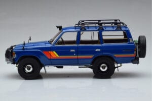 Toyota Land Cruiser 60 Azul Con Piezas Opcionales Kyosho 1:18 08956XBL Metal - imagen 4 de 11