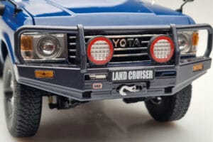 Toyota Land Cruiser 60 Azul Con Piezas Opcionales Kyosho 1:18 08956XBL Metal - imagen 8 de 11