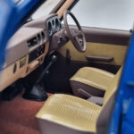 Toyota Land Cruiser 60 Azul Con Piezas Opcionales Kyosho 1:18 - image 10 of 11