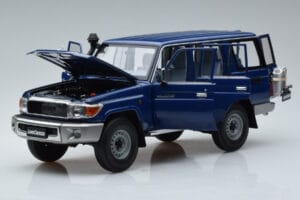 Toyota Land Cruiser J76 Azul Almost Real 1:18 870101 Metal - imagen 2 de 7