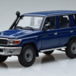 Toyota Land Cruiser J76 Azul Almost Real 1:18