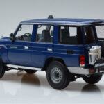 Toyota Land Cruiser J76 Azul Almost Real 1:18 - image 6 of 7
