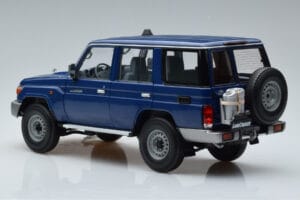 Toyota Land Cruiser J76 Azul Almost Real 1:18 870101 Metal - imagen 6 de 7