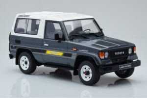 Toyota Land Cruiser LJ73 Gris Otto 1:18 OT437 Resina - imagen 4 de 6