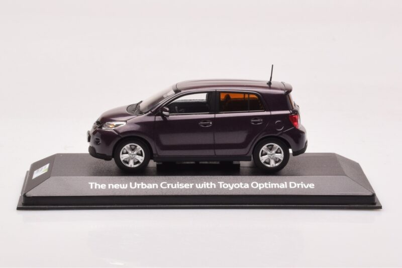 Toyota Urban Cruiser Violeta Metálico Minichamps 1:43 403166963