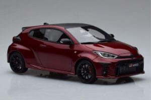 Toyota GR Yaris Rojo Otto 1:18 OT1003 Resina - imagen 4 de 6
