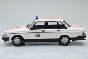 Volvo 240 GL Policía Bélgica Minichamps 1:18 155171492 Metal - imagen 3 de 6