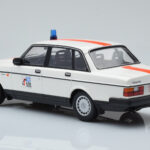Volvo 240 GL Policía Bélgica Minichamps 1:18 - image 5 of 6