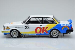 Volvo 240 Turbo Beckers #33 Andersson / Petersson / Linder ETCC Zolder 1985 IXO 1:18 18RMC105B Metal - imagen 3 de 6