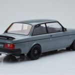 Volvo 240 Turbo Gris IXO 1:18 - image 2 of 6