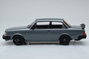 Volvo 240 Turbo Gris IXO 1:18 18CMC089 Metal - imagen 3 de 6