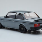 Volvo 240 Turbo Gris IXO 1:18 - image 5 of 6