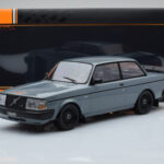 Volvo 240 Turbo Gris IXO 1:18 - image 6 of 6
