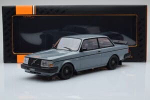 Volvo 240 Turbo Gris IXO 1:18 18CMC089 Metal - imagen 6 de 6