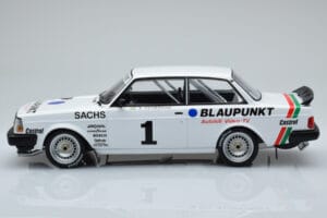 Volvo 240 Turbo IPS Racing Blaupunkt #1 P. Stureson DTM Zolder 1986 IXO 1:18 18RMC106 Metal - imagen 3 de 6