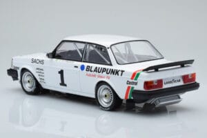 Volvo 240 Turbo IPS Racing Blaupunkt #1 P. Stureson DTM Zolder 1986 IXO 1:18 18RMC106 Metal - imagen 5 de 6