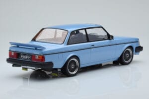 Volvo 240 Turbo Azul Claro IXO 1:18 18MCC090 Metal - imagen 2 de 6